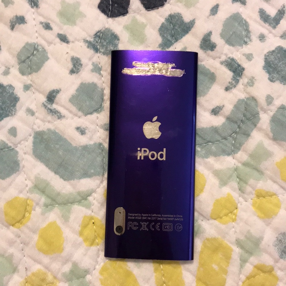 iPod - Picture 3 of 5